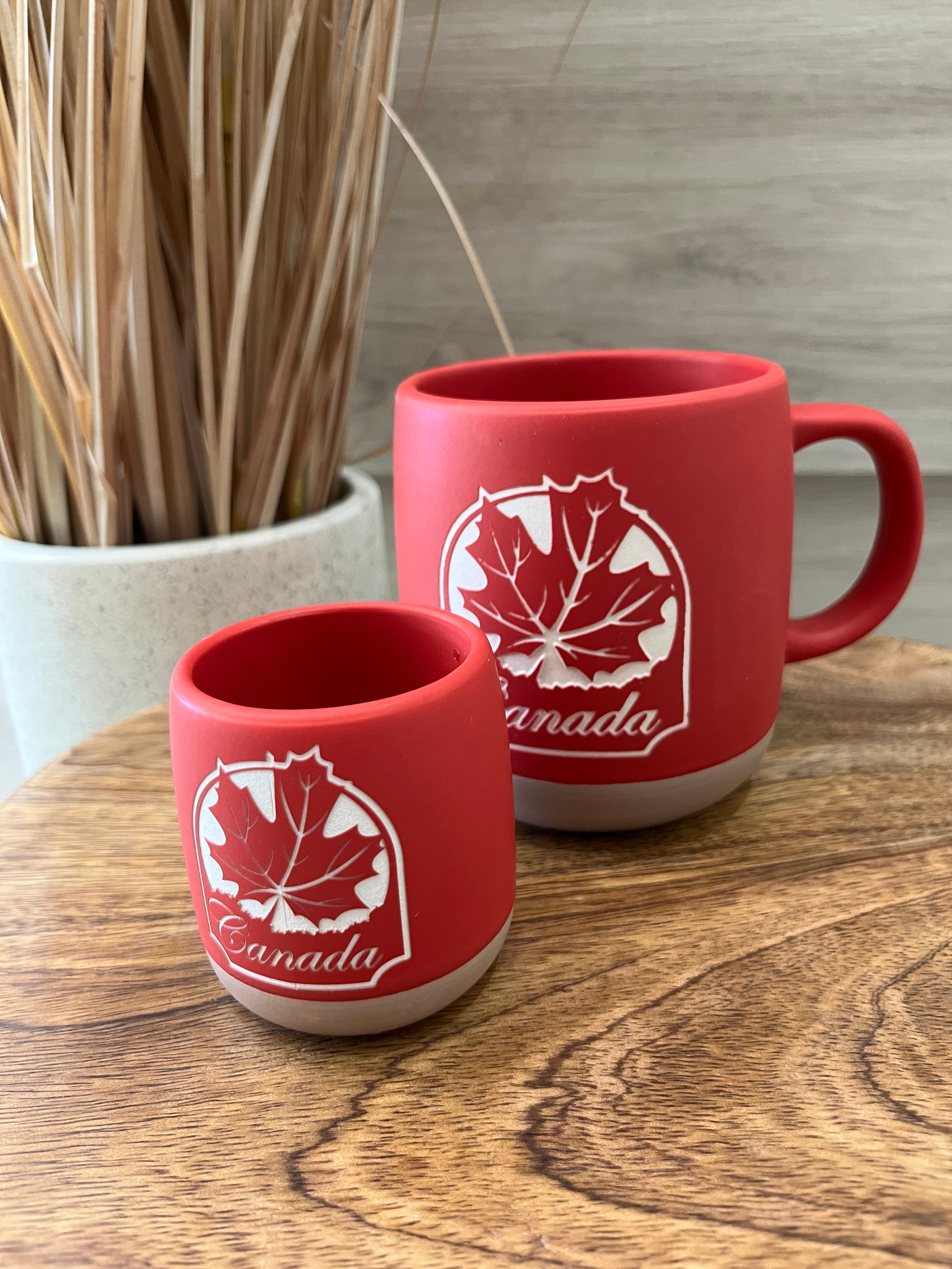 MAPLE LEAF CANADA MUG