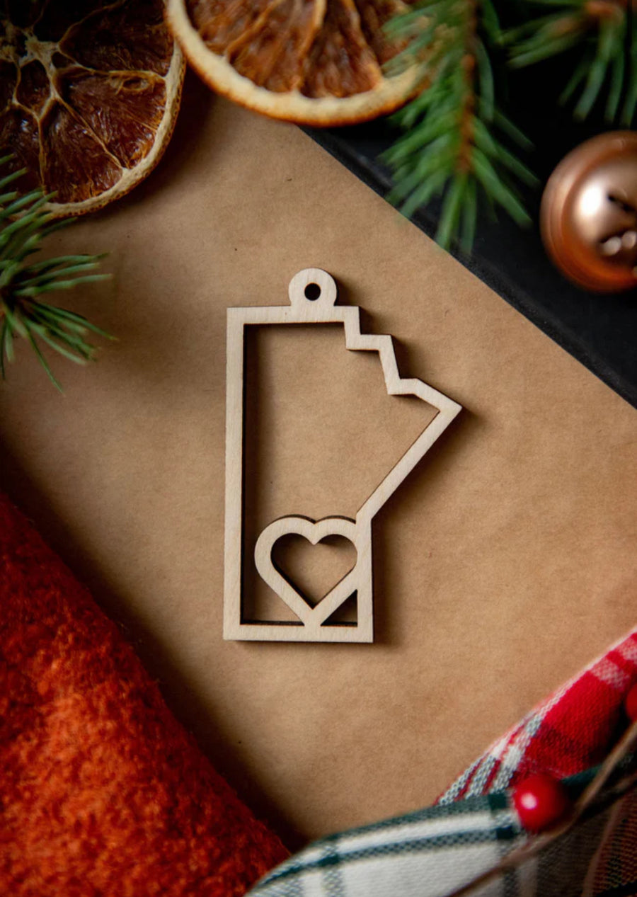 MANITOBA WITH HEART ORNAMENT