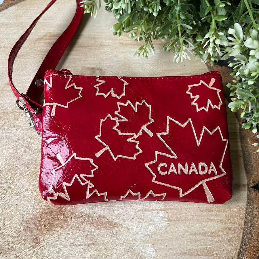 MAPLE LEAF WRISTLET