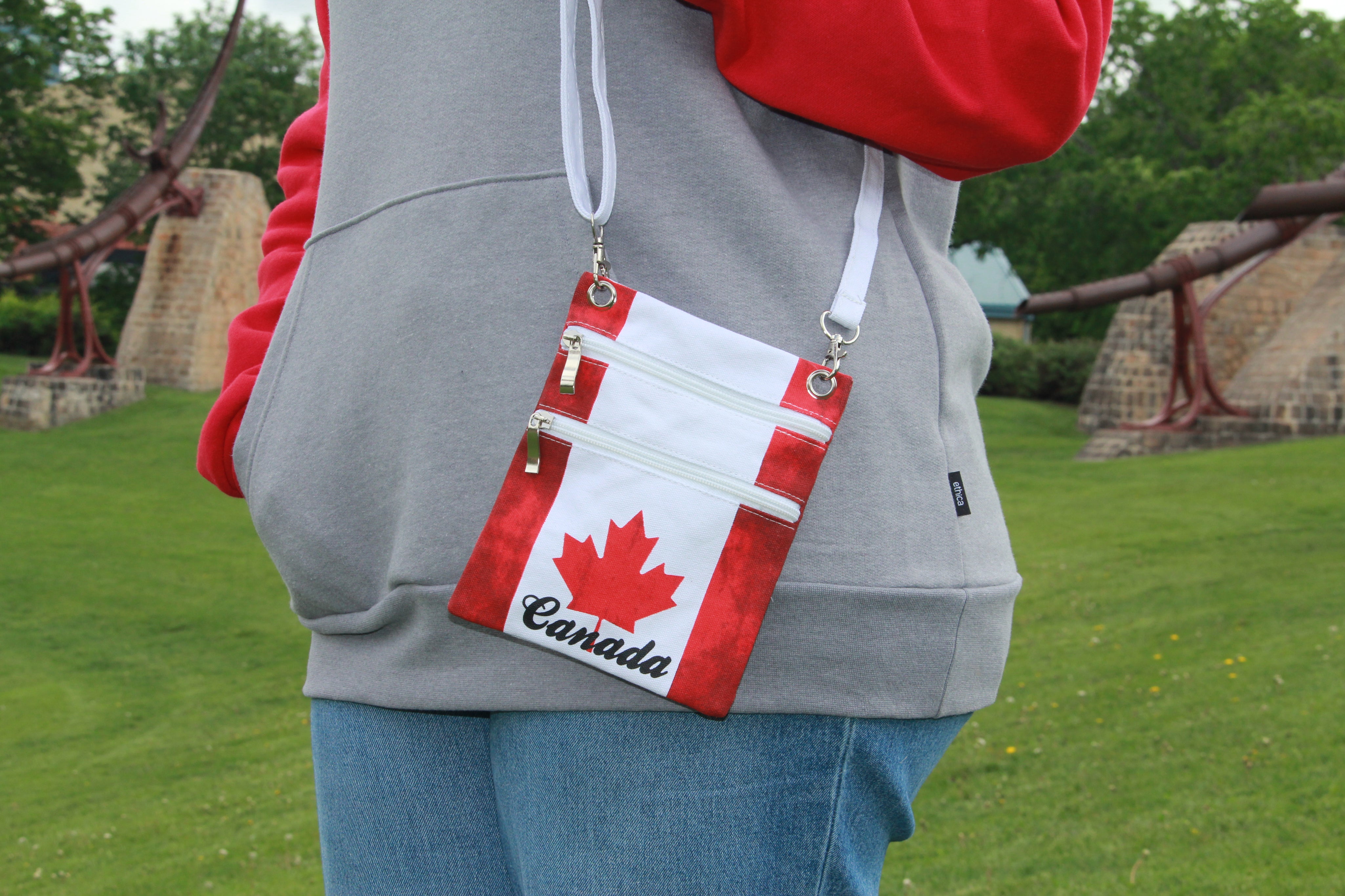 CANADA FLAG CROSSBODY BAG