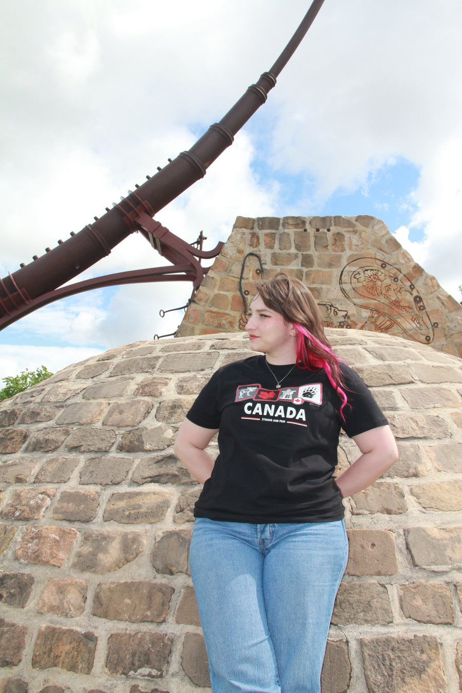 CANADA TRUE AND STRONG T-SHIRT