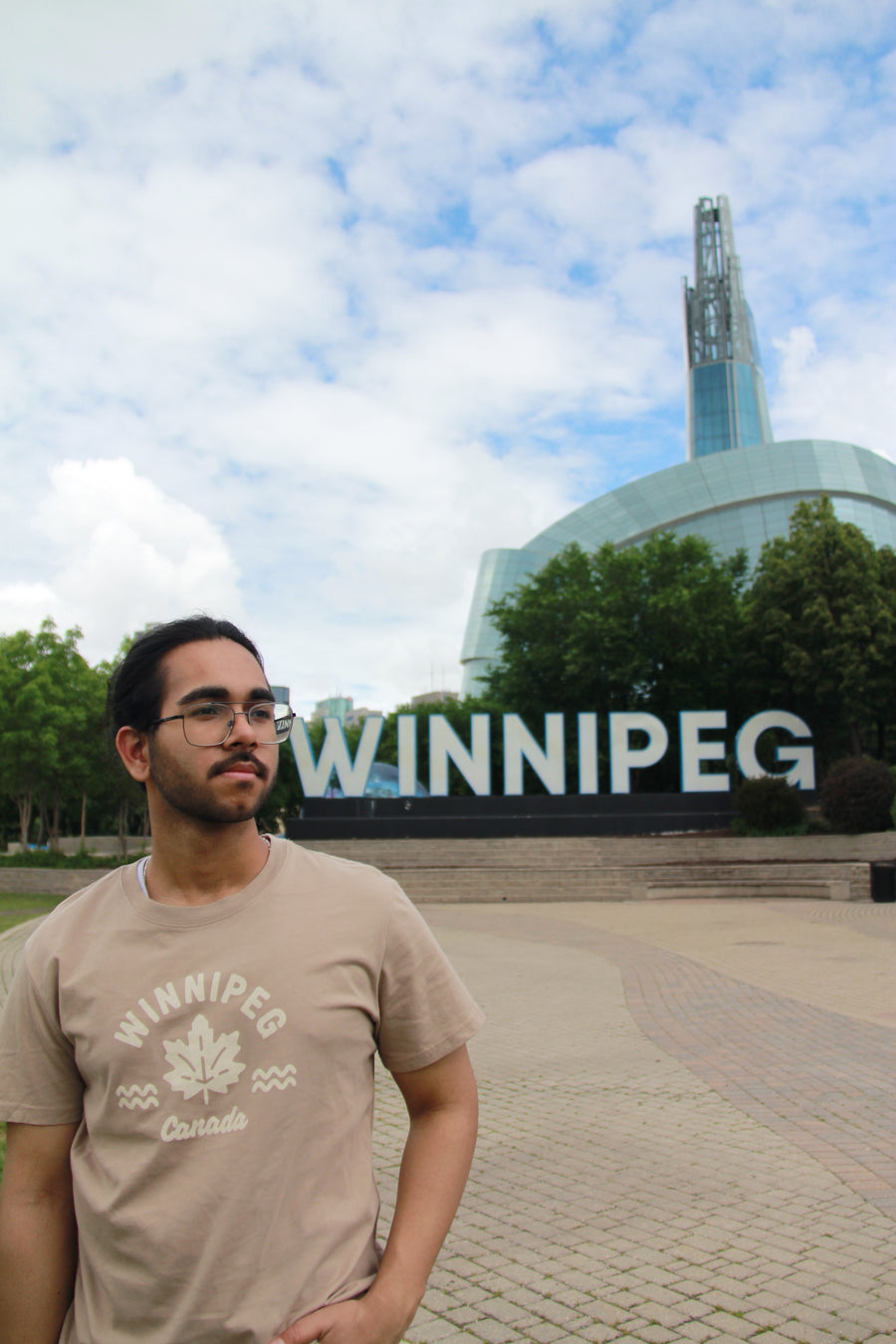 MAPLE LEAF WINNIPEG T-SHIRT