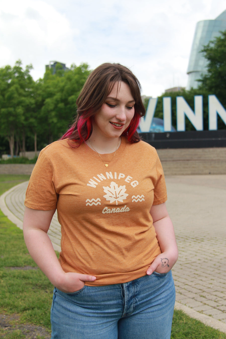 MAPLE LEAF WINNIPEG T-SHIRT