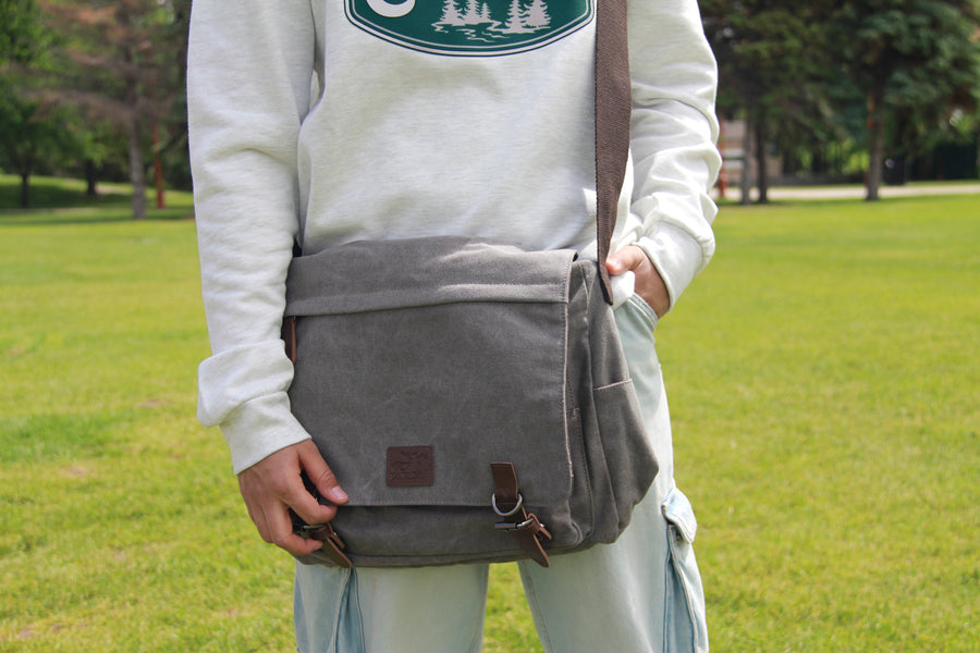 CANVAS MESSENGER BAG