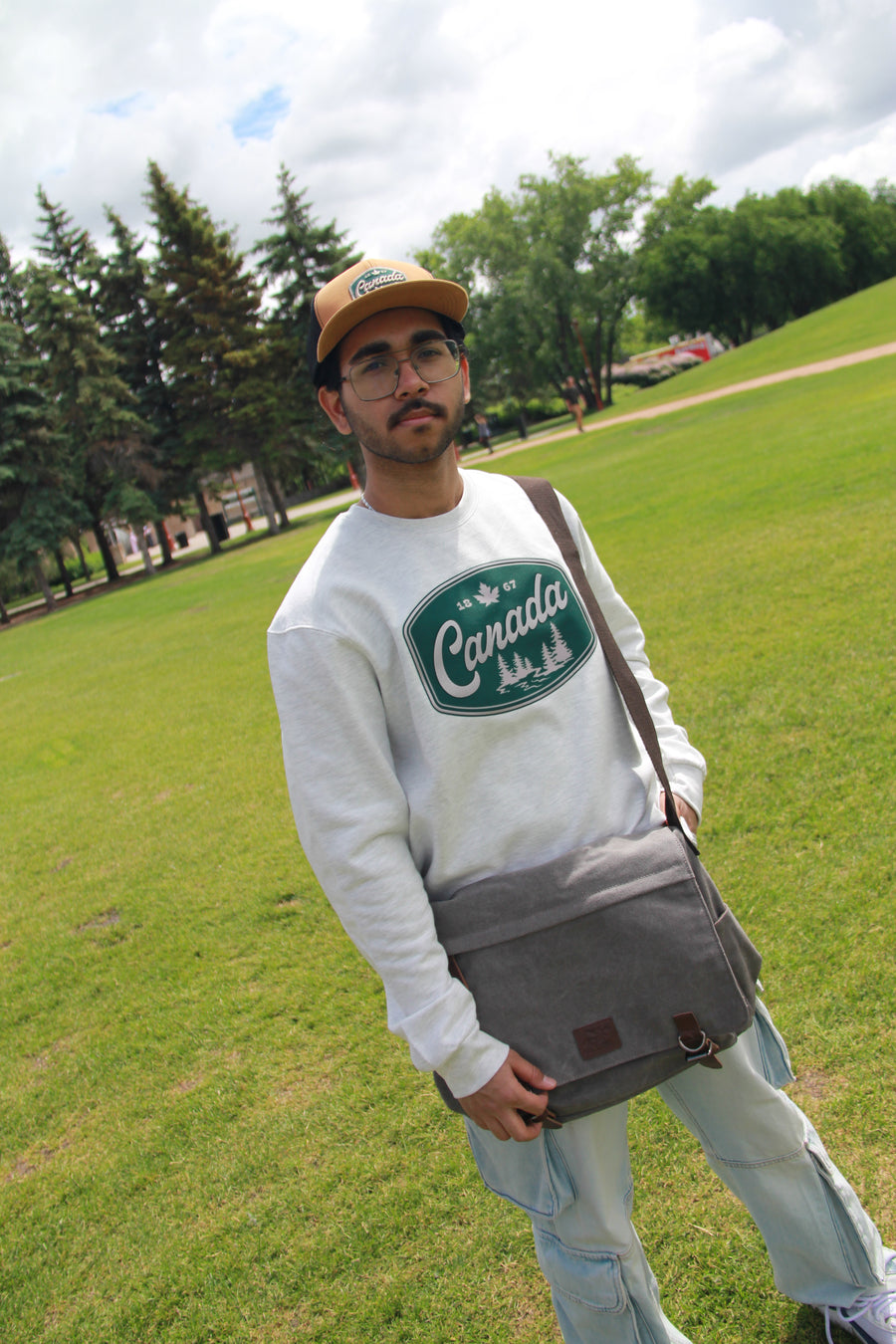 CANVAS MESSENGER BAG