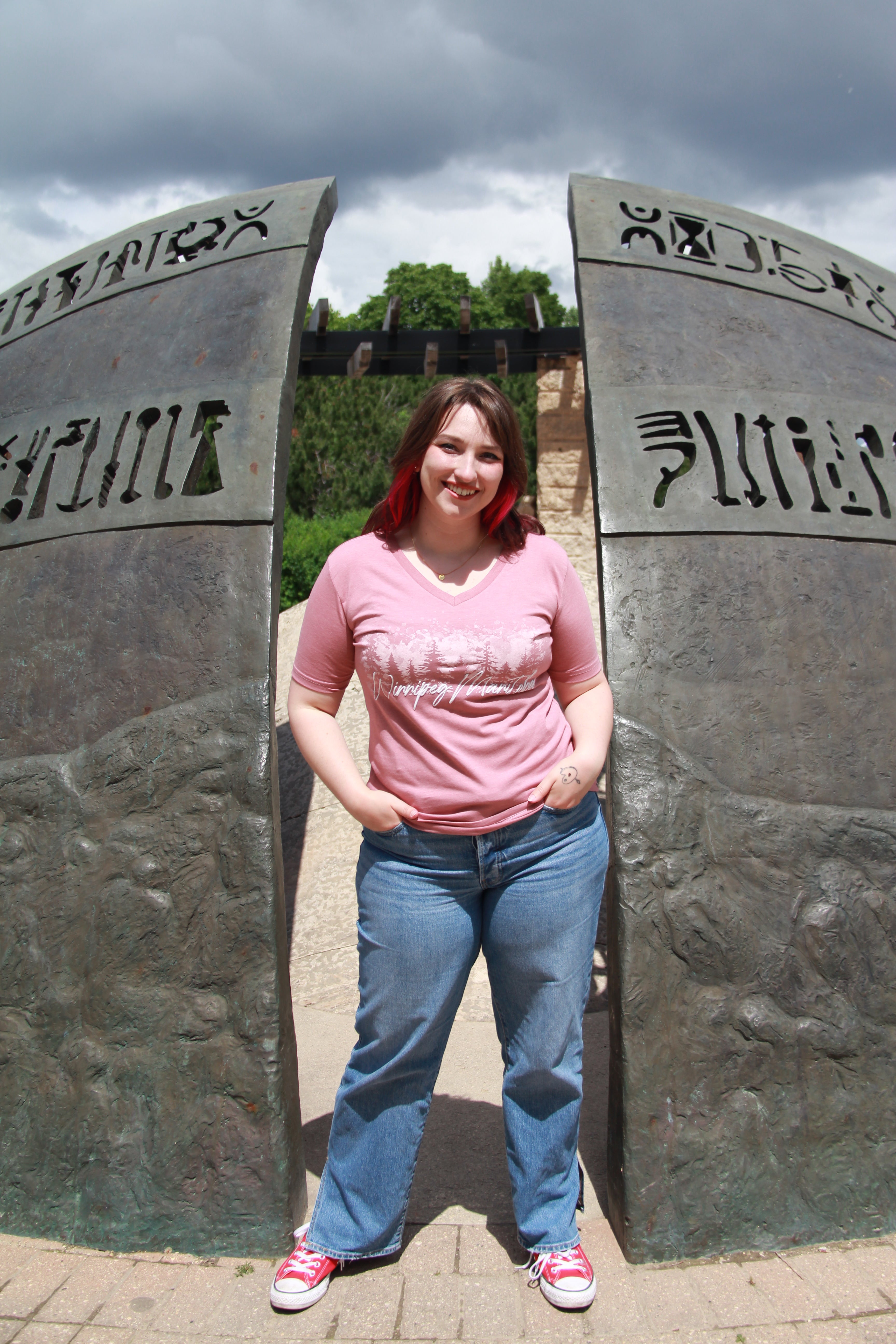 WOMENS V-NECK WINNIPEG TREELINE T-SHIRT