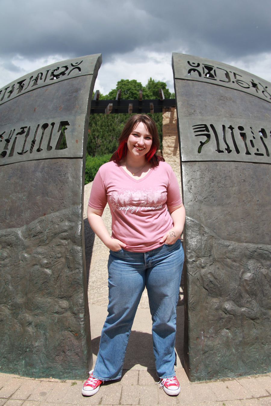 WOMENS V-NECK WINNIPEG TREELINE T-SHIRT