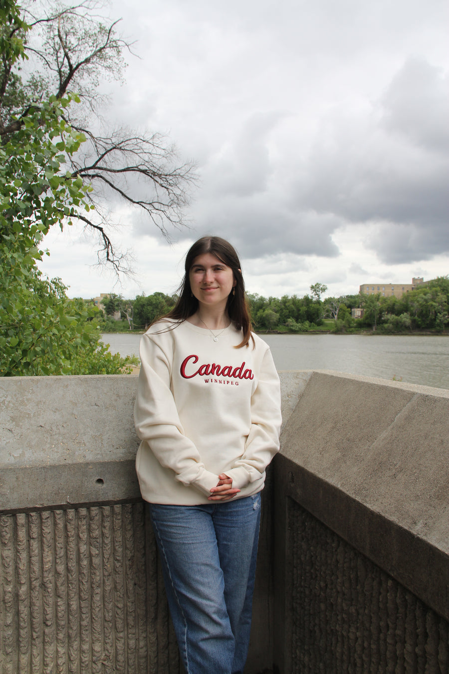EMBROIDERED CANADA CREWNECK