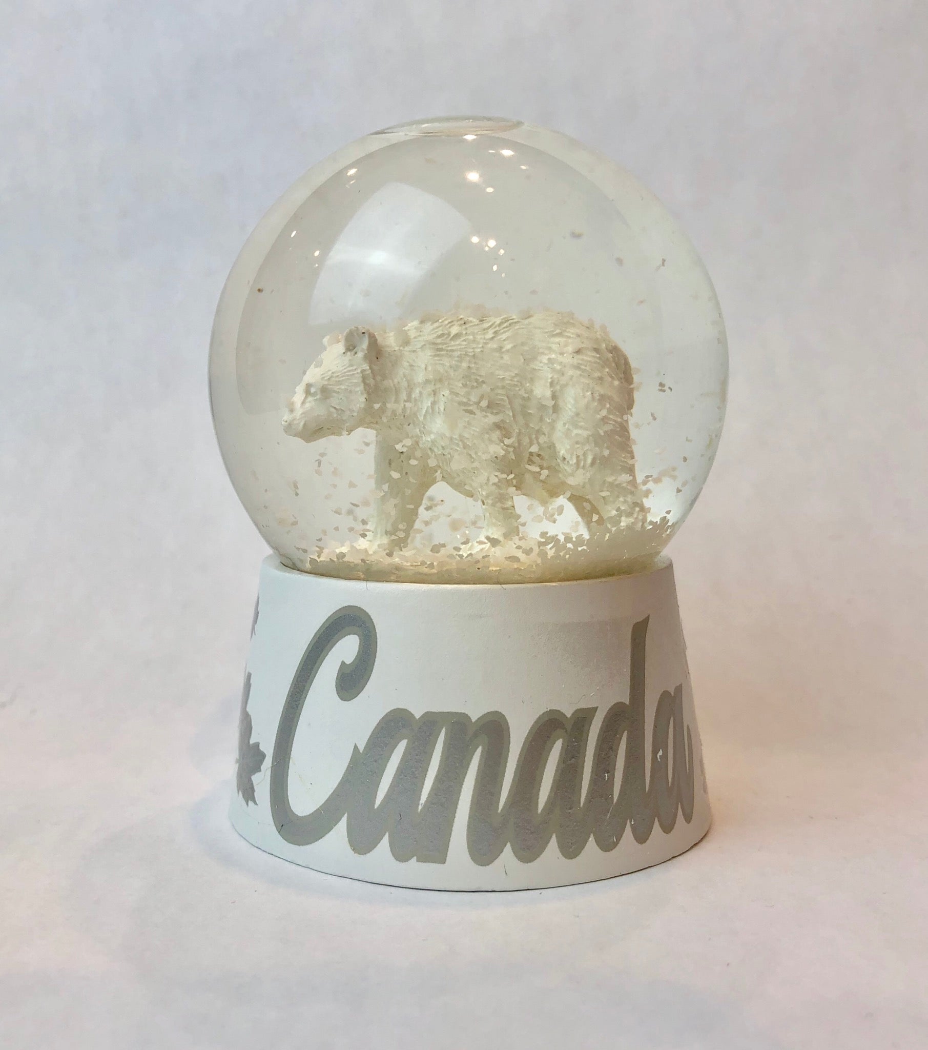 BEAR SNOW GLOBE