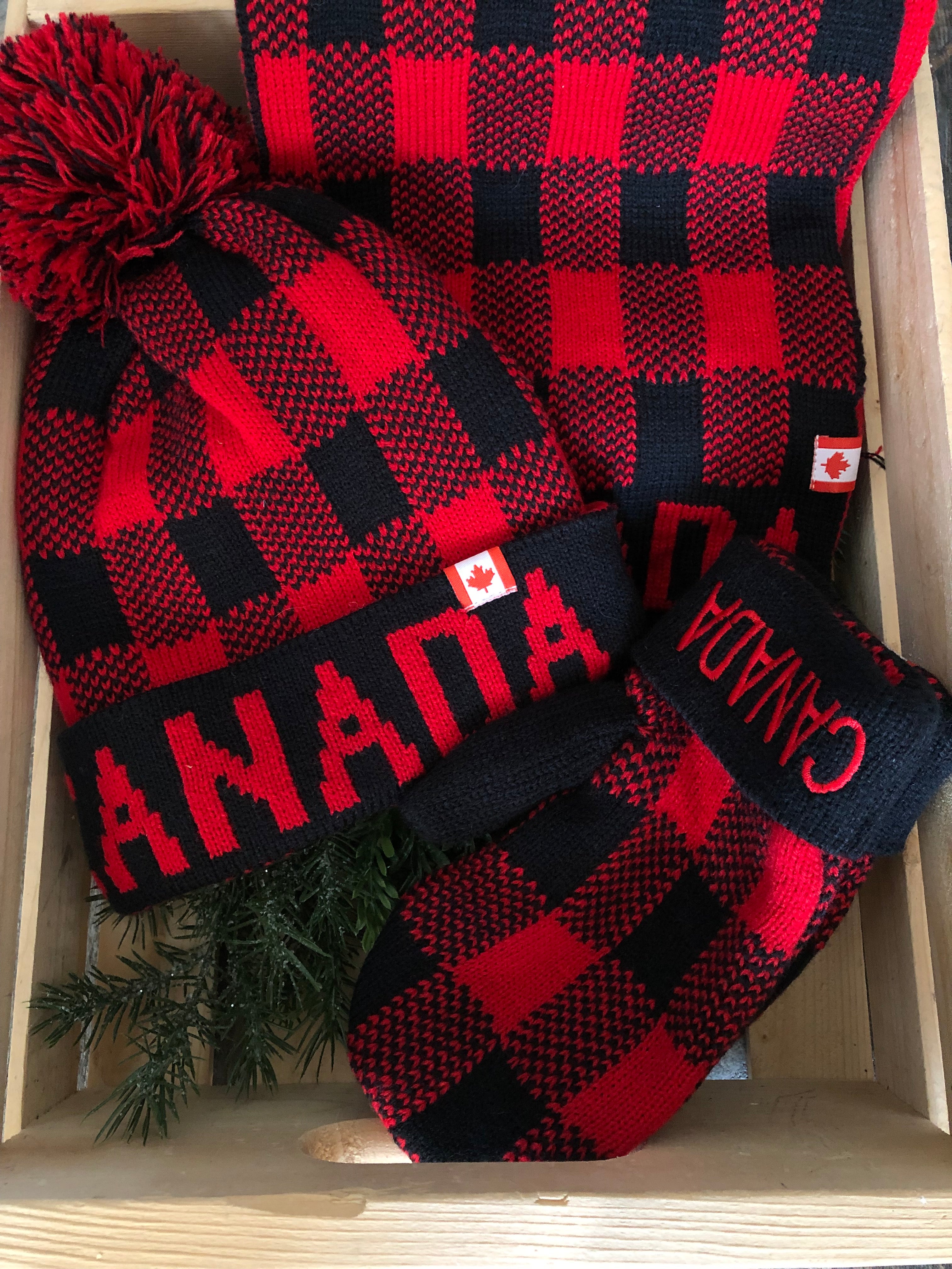 PLAID CANADA MITTS