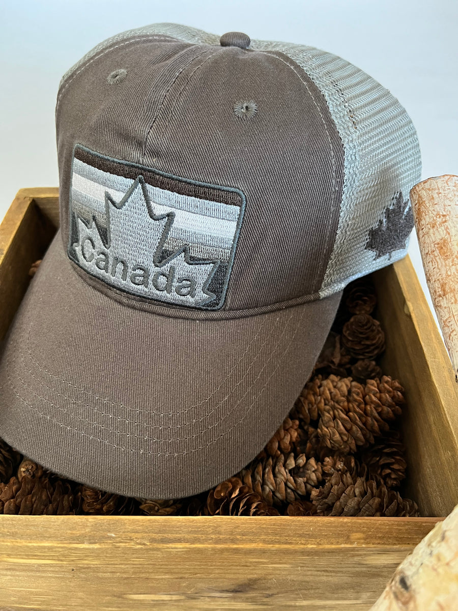 VINTAGE CANADA TRUCKER HAT