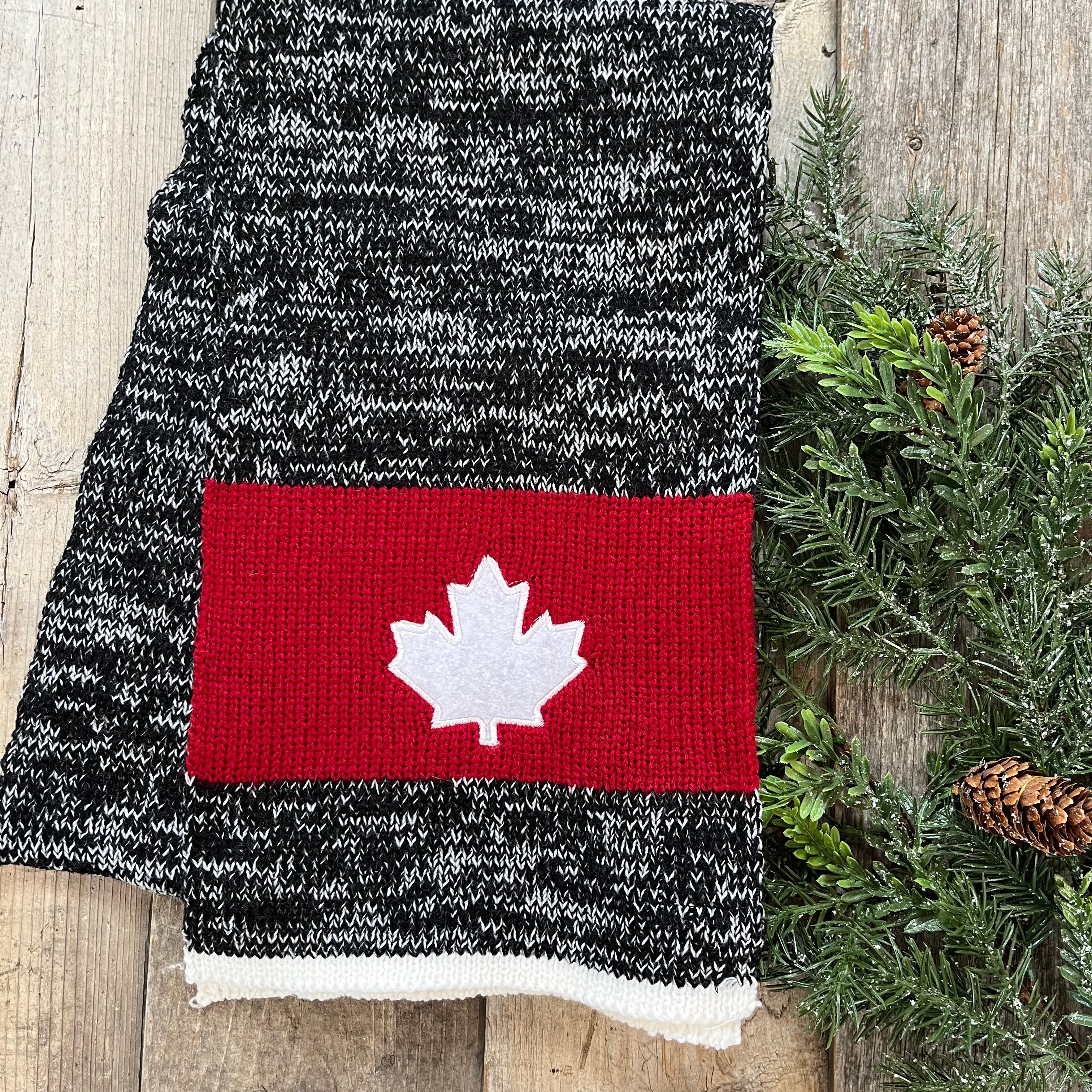 MAPLE LEAF SCARF